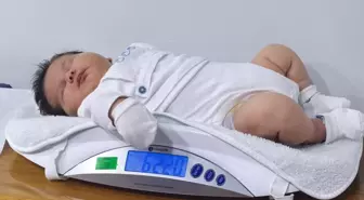 İnegöl'de Sezaryenle Dünyaya Gelen Bebek, Türkiye'nin En Büyük Bebekleri Arasında