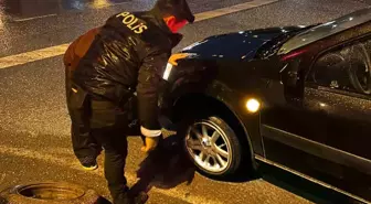 Yaşlı Sürücüye Polis Ekiplerinden Yardım