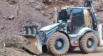 Sason'da Heyelanlar Sonrası 23 Yerleşim Yeri Ulaşıma Açıldı