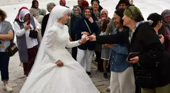 Düğün Fotoğrafları Beğenilmeyince Pamukkale'de Yeniden Çekim Yaptılar