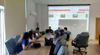 Veysel Korkmaz, İletişim Öğrencileriyle Deneyimlerini Paylaştı