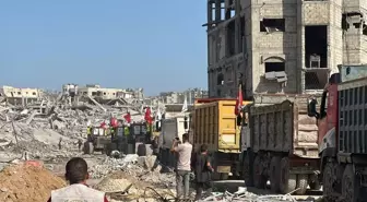 İHH, Gazze'de Yardım ve Enkaz Kaldırma Çalışmalarını Sürdürüyor