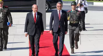 KKTC'de Erhürman görevine başladı! İlk mesajında Rumlara mesaj verdi