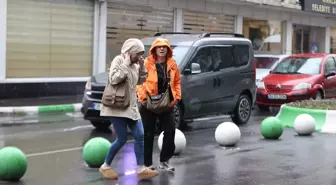 Trakya'da Sarı Kod İkazı: Sağanak Yağış Hayatı Olumsuz Etkiliyor