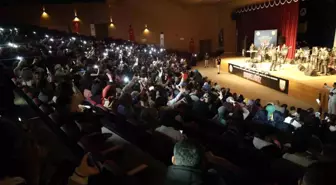 Ağrı'da Unutulmaz Halk Konseri: Nostaljik Melodiler Yoğun İlgi Gördü