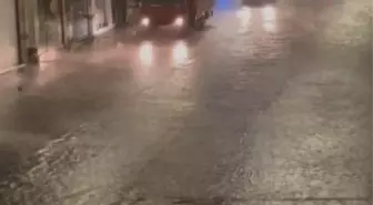 İstanbul'da Sağanak Yağış Etkili Oldu