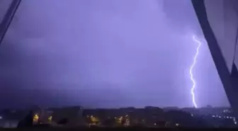 İstanbul'da Sağanak Yağış Etkili Oluyor