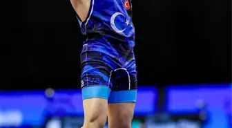 Milli Güreşçi Muhammed Halit Özmuş, Dünya 23 Yaş Altı Şampiyonası'nda Gümüş Madalya Kazandı