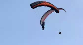 Fethiye'de 25. Uluslararası Ölüdeniz Hava Oyunları Festivali Devam Ediyor