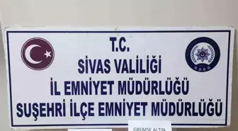 Sivas'ta Kuyumcuya Sahte Altın Satmaya Çalışan 3 Kişi Yakalandı
