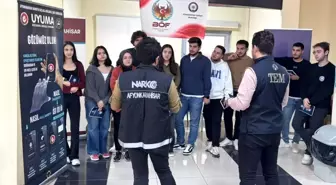 Afyonkarahisar'da Terörle Mücadele Eğitimi: Üniversite Öğrencilerine Bilgilendirme Standı Açıldı