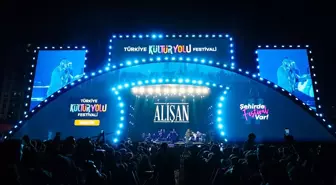 Alişan, Mardin Kültür Yolu Festivali'nde Konser Verdi