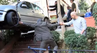 Şişli'de Kontrolünü Kaybeden Araç Çocuk Parkına Girdi