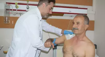 Tenis Oynarken Düşen 64 Yaşındaki Adamın Ameliyatı Başarıyla Gerçekleşti