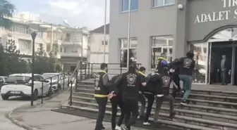 İzmir'de 3 İş Yerine Saldırı: 3 Şüpheli Tutuklandı