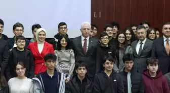 İstanbul Valisi Davut Gül, Genç Gelişim Akademisi'nde Gençlere Hitap Etti