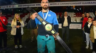 1'inci Dünya Karakucak Şampiyonası'nın başpehlivanı Feyzullah Aktürk oldu
