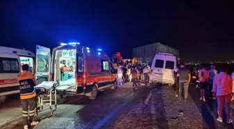 Hatay'da İşçi Servisi ile Traktör Çarpıştı: 17 Yaşındaki Genç Kız Hayatını Kaybetti