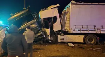 Amasya'da Tır Çarpışması: 3 Yaralı