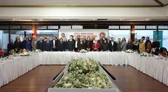 Bakan Göktaş STK temsilcileriyle biraraya geldi; Sosyal Medya Yasası'nı anlattı