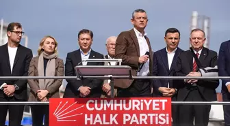 CHP Lideri Özgür Özel, İmamoğlu'na Destekte Bulundu