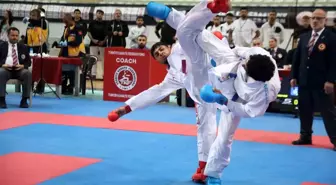Elazığ'da Karate Şampiyonası Düzenleniyor