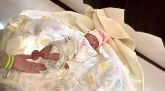 Amniyotik Band Sendromu Tehditine Rağmen Sağlıklı Doğan Bebek