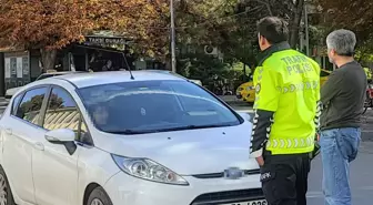 Eskişehir'de Otizmli Oğluna Şiddet Gösteren Akademisyen Baba Polis Tarafından Gözaltına Alındı