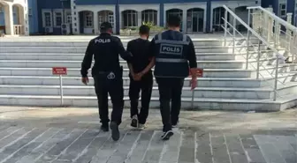 Foça'da Tekel Büfesinden Hırsızlık: 1 Tutuklama