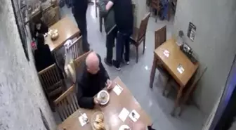Lokantada Heimlich Manevrası ile Hayat Kurtarıldı