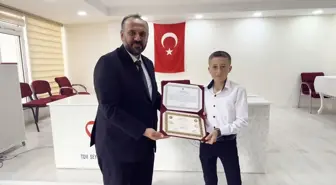 Seydişehir'de Hafızlık Eğitimi Tamamlayan Öğrencilere Belgeleri Verildi