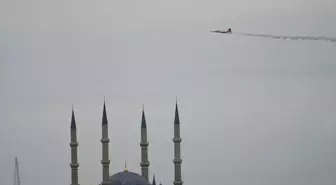 Türk Yıldızları Edirne Semalarında Gösteri Uçuşu Gerçekleştirdi