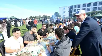 Trabzon'da Hamsi Şöleni: Yüzlerce Öğrenci İlk Kez Hamsi Tadıyla Buluştu