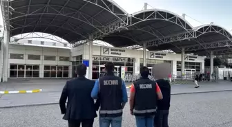 Antalya Havalimanı'nda Yasa Dışı Malzeme İmha Operasyonu: 5 Memur Tutuklandı