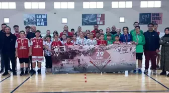 Devrekli Öğrenci Badminton Yarışmasında İkincilik Elde Etti