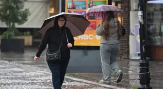 Edirne'de Sağanak Yağış Hayatı Olumsuz Etkiliyor