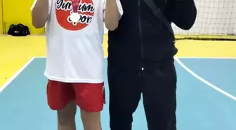 Efe Carl Demirli, 29 Ekim Kick Boks Cumhuriyet Kupası'nda Şampiyon Oldu