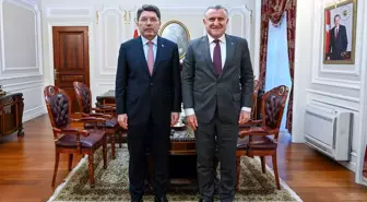 Gençlik ve Spor Bakanı Osman Aşkın Bak, Adalet Bakanı Yılmaz Tunç'u Ziyaret Etti