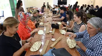 Kadirli'de Kadınlar Doğal Malzemelerle Sepet Tasarlıyor