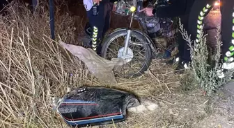 Karaman'da motosiklet şarampole devrildi: 2 yaralı