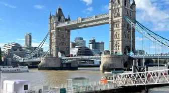 Londra'nın Tower Bridge'inde Karmod Kabinler Kullanılacak