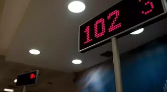 Komşuda deprem! 270 şubesi bulunan ülkenin en büyük bankası iflas etti