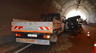 Samsun'da Tünel İçinde Kamyonet ve Traktör Çarpıştı: 2 Yaralı