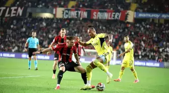 Fenerbahçe Gaziantep FK'yı 4-0 Mağlup Etti