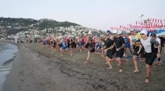 Uluslararası Alanya Triatlonu'nda 565 Sporcu Yarıştı