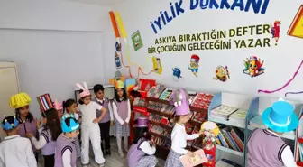Ağrı'da 'Askıda Kırtasiye' Projesi ile Öğrenciler Arası Dayanışma Artıyor