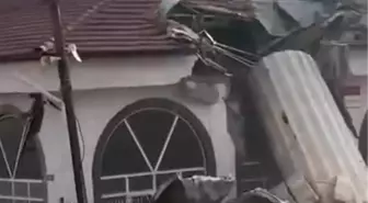 Ankara'da Fırtına Minareyi Devrildi