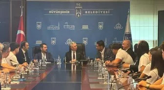 ABB ASKİ Spor'un Madalya Kazanan Sporcularından Mansur Yavaş'a Ziyaret