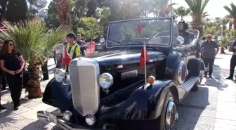 Atatürk'ün makam aracının aynısı Turgutlu'da ilgi odağı oldu