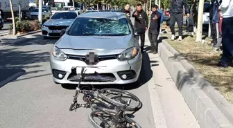 Batman'da Bisiklet Sürücüsüne Otomobil Çarptı: Genç Ağır Yaralı